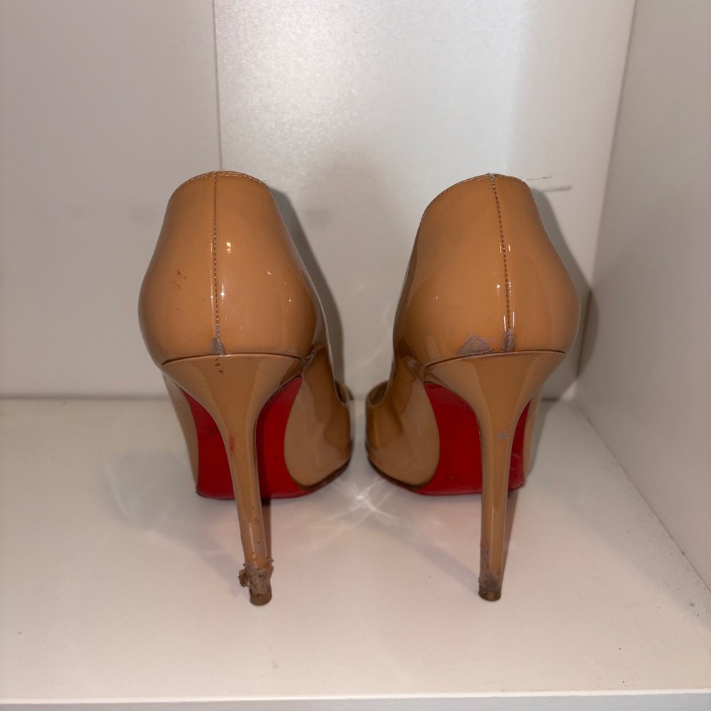 Christian Louboutin So Kate Nude Patent Leather Pointed Toe Pumps SZ 41 - Picture 2 of 7